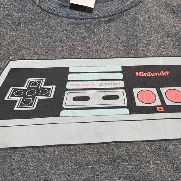 Nintendo Entertainment System NES Controller Video Game T-Shirt - Picture 3 of 5